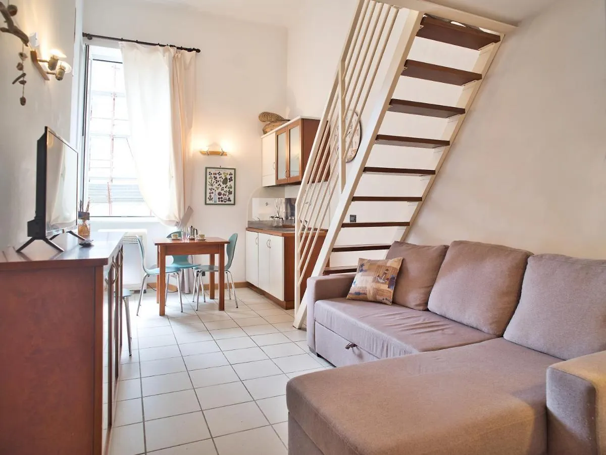 Medusa Apartment - Monolocale Centro فينالي ليغوري 0*,  إيطاليا
